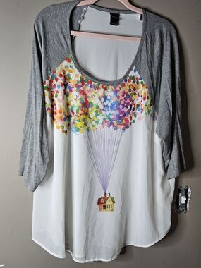 Women’s Disney Up Grey Raglan Sleeve Top with Colorful Balloon Print Size 2
